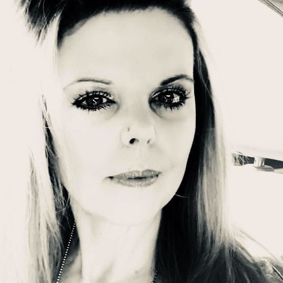 Meet your Posher, Leslie - Picture 1 of 1